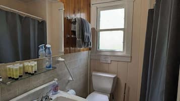 SĂšche-cheveux, serviettes fournies