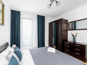 2 habitaciones, tabla de planchar con plancha, wifi y ropa de cama 