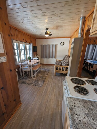 Riverside Point Resort #3 | 2 Bed, 1 Bath