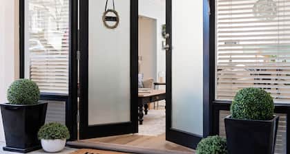 Gateway to the Adelaide Hills. Modern apartment located in Crafers.