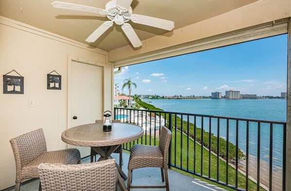 Unclassified image, 1 of 25, button