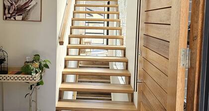 Stylish new 4bedrm Townhouse with 2 secured basement cars space+free wifi