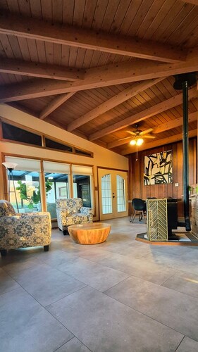 Sunny Arcadian Court