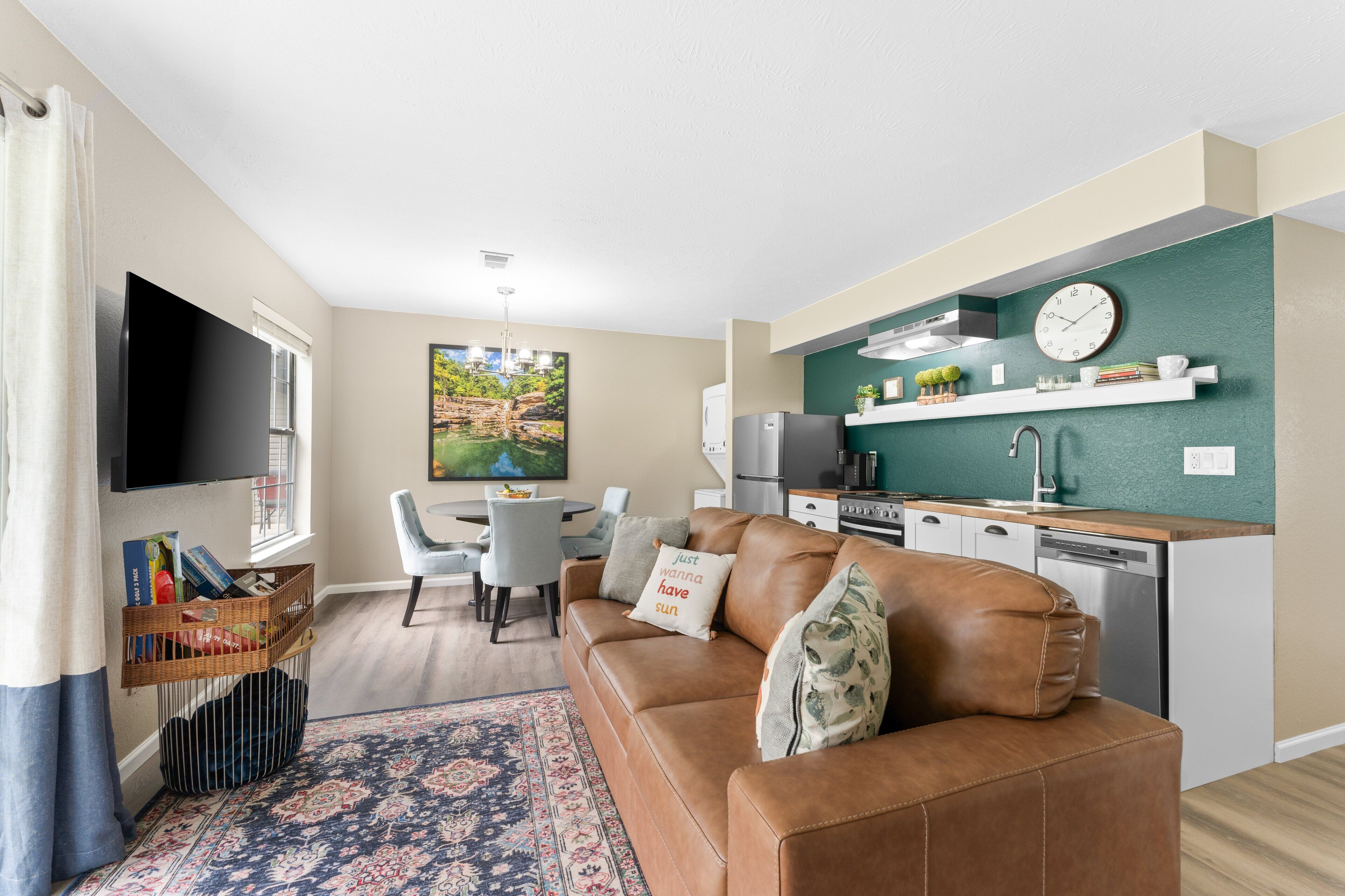 Walk-In ~ Pet Friendly ~ E-Bikes ~ Fishing On-site ~ Golf Nearby (FC19-2)