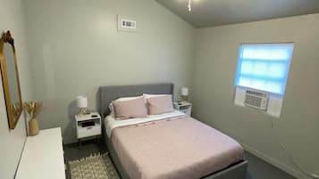 2 bedrooms, in-room safe, WiFi, bed sheets