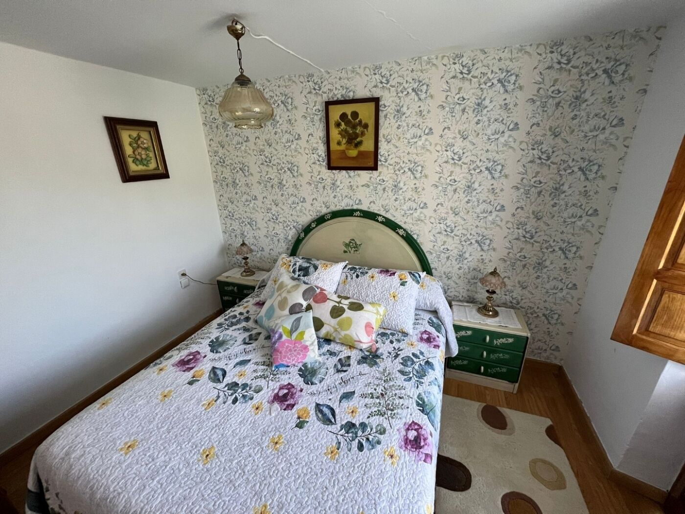 3 bedrooms, iron/ironing board
