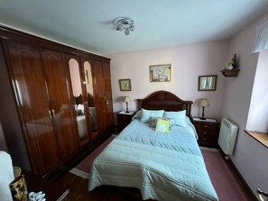 3 quartos, ferros/tábuas de passar roupa