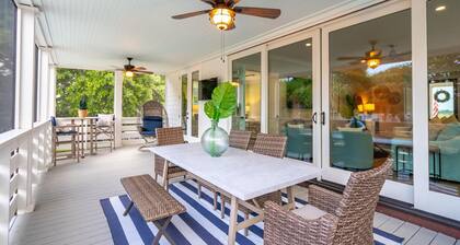 New Listing! Views, Dock & Pet Friendly! Large Private Pool!