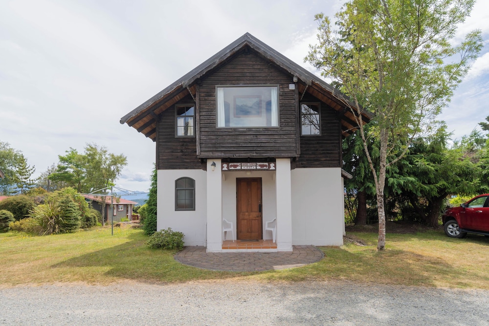 Manapouri Holiday Park by null