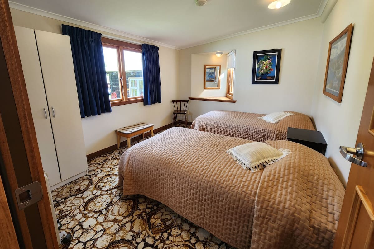 Panoramic-Ferienhütte, 3 Schlafzimmer, Balkon, Seeblick | 1 Schlafzimmer, kostenloses WLAN, Bettwäsche