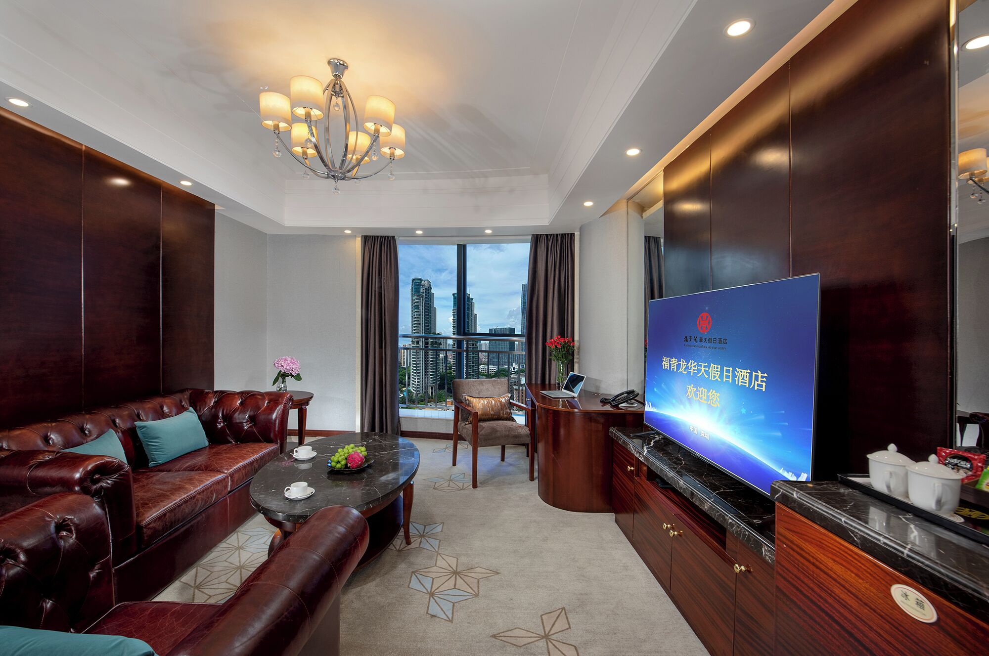 Caja de seguridad en la habitación y escritorio 