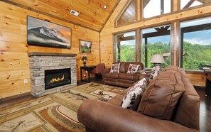 TV, fireplace, video games, foosball - Indoor pool, mountain views, hot tub, pool table, and more! - Beary Relaxed (Sevierville)