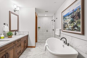 Hair dryer, towels - Spring Creek Vacations 2 BR Condo 309TM (Canmore)