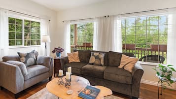 تلفزيون ذكي، مدفأة، كُتُب