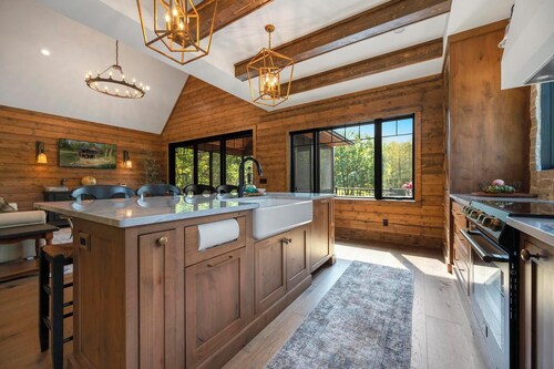 Cedar Cove Cabin, Private Beach near Galena