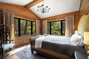 3 bedrooms, travel crib, WiFi, bed sheets - Cedar Cove Cabin, Private Beach near Galena (Elizabeth)