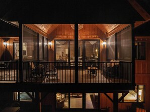 Interior - Cedar Cove Cabin, Private Beach near Galena (Elizabeth)