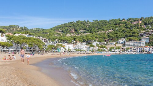 1SACAL - Spacious 4 bedroom apartment with nice terrace and 200m from the beach of Llafranc