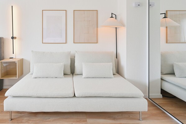 1 habitación, escritorio, tabla de planchar con plancha y wifi 