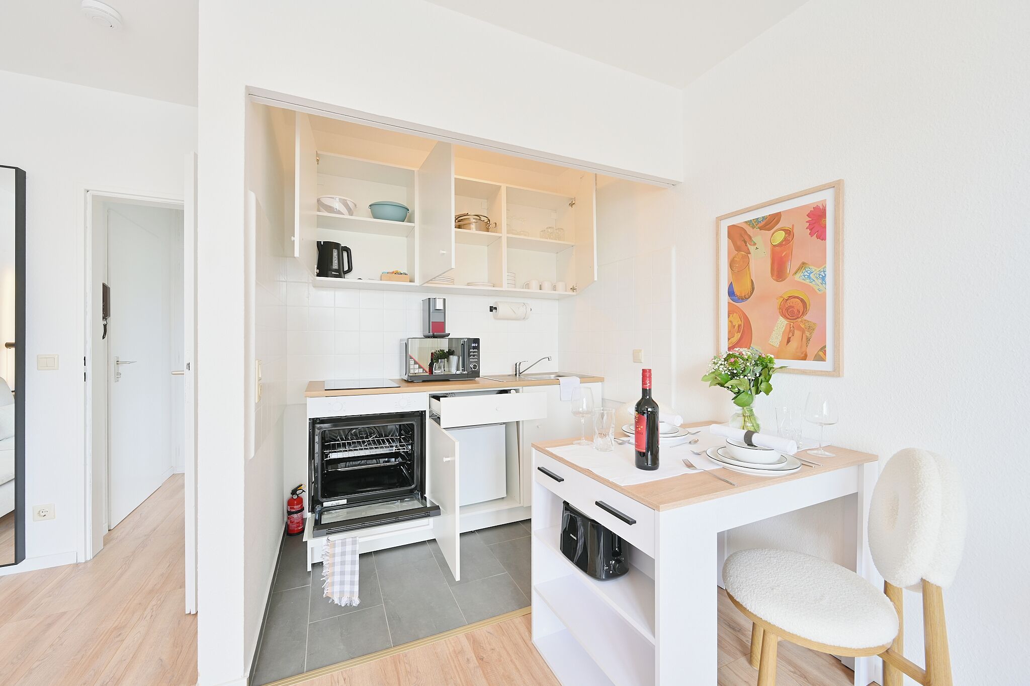 Kühlschrank, Mikrowelle, Ofen, Herdplatte