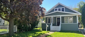 Premium location for EAA. Only one mile from the Oshkosh airport.