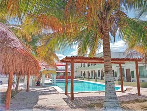 Outdoor pool - Pelican Inn at Las Dunas Chelem Hotel (Progreso)
