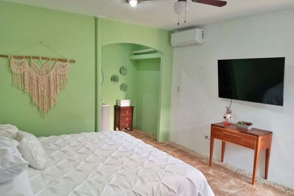 Habitación Premium, 1 cama King size, vista a la alberca | 1 habitación, wifi gratis y ropa de cama