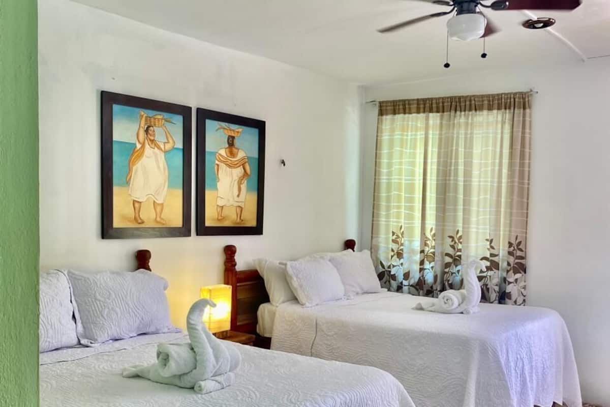 Premium Room, Patio, Pool View | Wi-fi percuma, cadar katil 