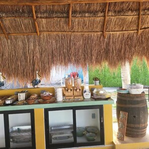 Free continental breakfast on weekends - Pelican Inn at Las Dunas Chelem Hotel (Progreso)