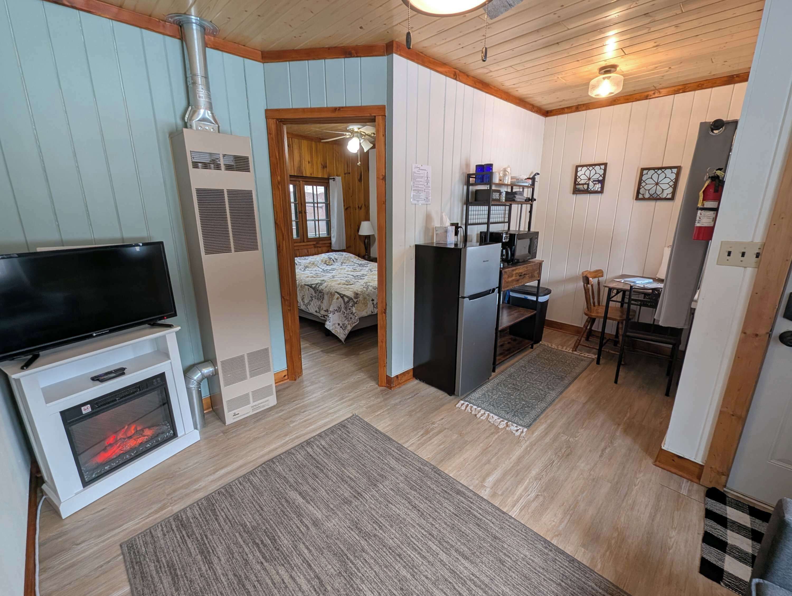 1 chambre, fer et planche à repasser, lit parapluie, Wi-Fi gratuit