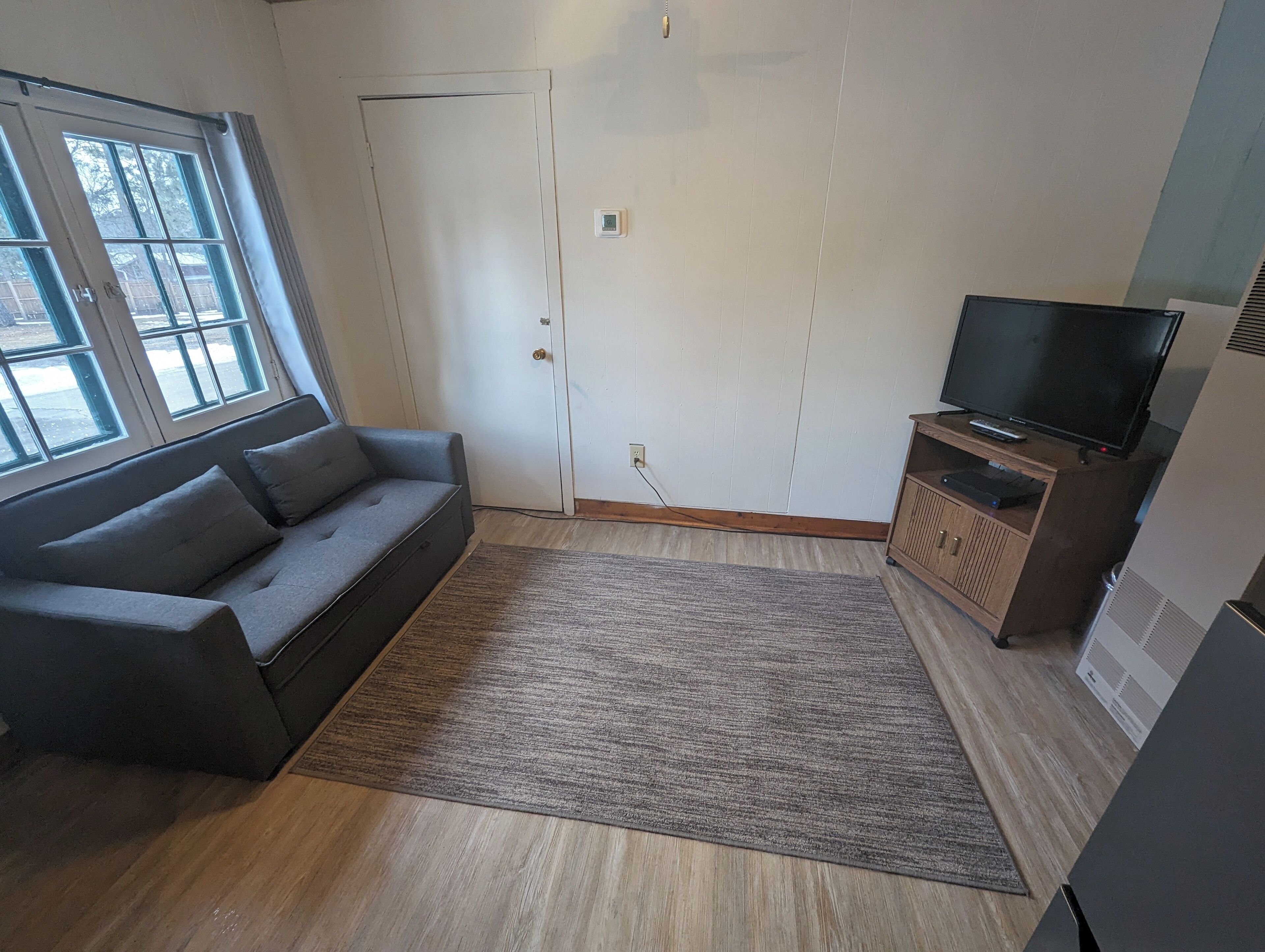 تلفزيون ذكي، تنس طاولة، كُتُب