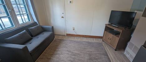 Smart TV, ping pong, books