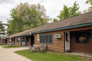 Exterior - Cozy 1BR 1BA Cabin #4 Riverside Point Resort (Park Rapids)
