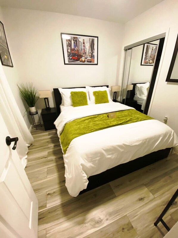 1 chambre, fer et planche à repasser, accès au Wi-Fi (inclus)