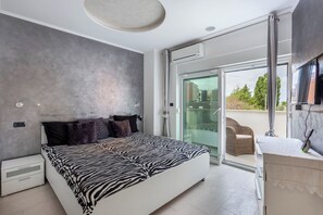 4 bedrooms, iron/ironing board, free WiFi, bed sheets - Villa Bianco Nero, Pula, Croatia (Pula)