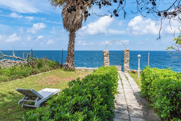 Terrace/patio - La Porta Sul Mare - on the sea, Diso, Italy (Diso)