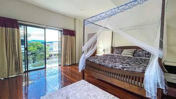 5 bedrooms, iron/ironing board, free WiFi, bed sheets