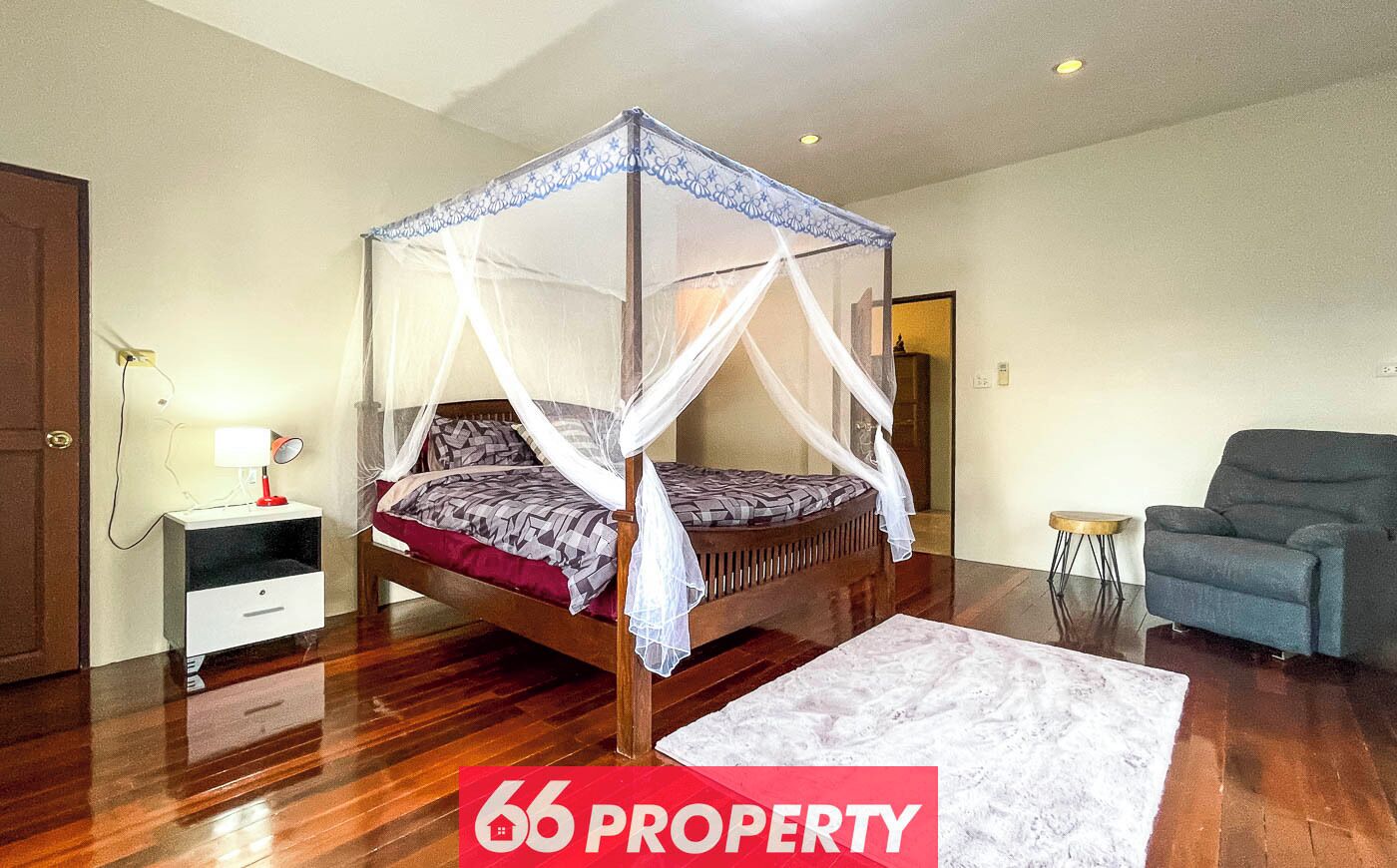 5 bedrooms, iron/ironing board, free WiFi, bed sheets