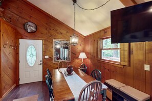 Dining - Perfect retreat for families surrounded by nature w/firepit (Moneta)