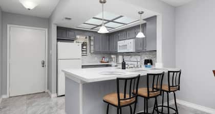 The 3 Queen Modern by 802 & Paredes