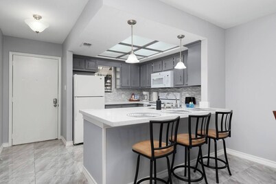 The 3 Queen Modern by 802 & Paredes
