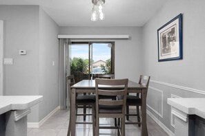 Dining - The Rustic Modern Loft by Gigi (Brownsville)