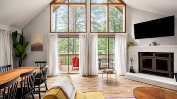 Téléviseur, foyer, chaîne audio, bureau