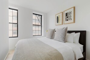 2 bedrooms, iron/ironing board, WiFi, bed sheets - Dreamy Williamsburg 2BR w/ Laundry, near Subways, by Blueground (Brooklyn)