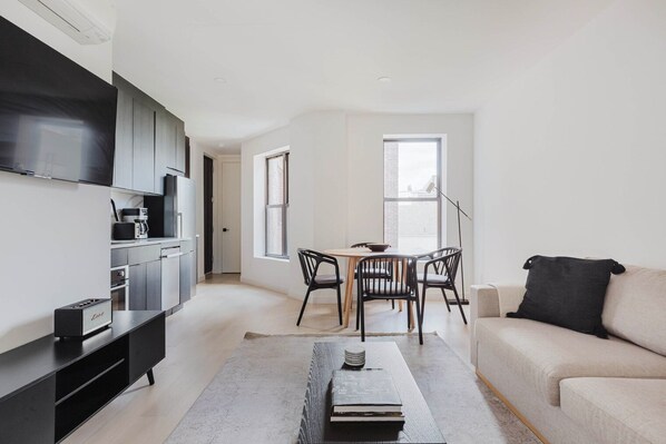 TV, stereo - Dreamy Williamsburg 2BR w/ Laundry, near Subways, by Blueground (Brooklyn)