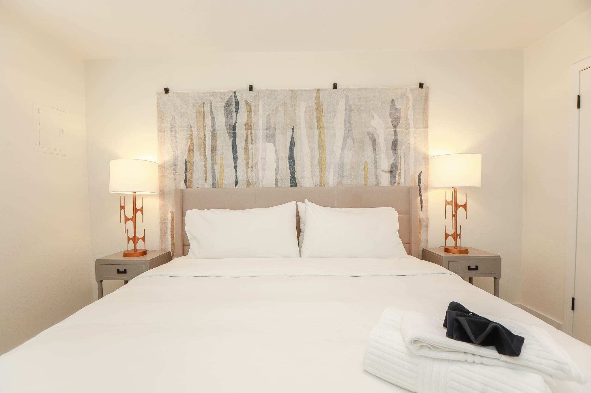 2 chambres, fer et planche à repasser, Wi-Fi, draps fournis