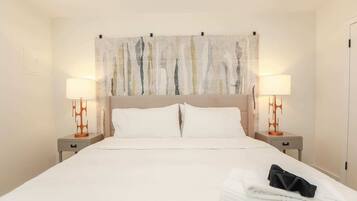 2 chambres, fer et planche à repasser, Wi-Fi, draps fournis