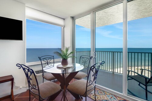 Unforgettable 12th Floor Sunsets! Gorgeous Beachfront & Gulf View! Over $150 Free Daily Activities!