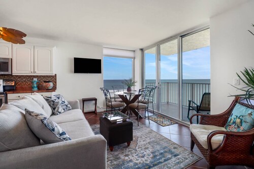 Unforgettable 12th Floor Sunsets! Gorgeous Beachfront & Gulf View! Over $150 Free Daily Activities!