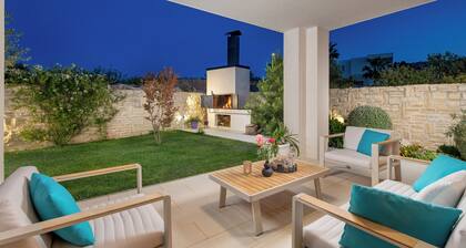 Luxury apartment Hyperion with privat pool and garden